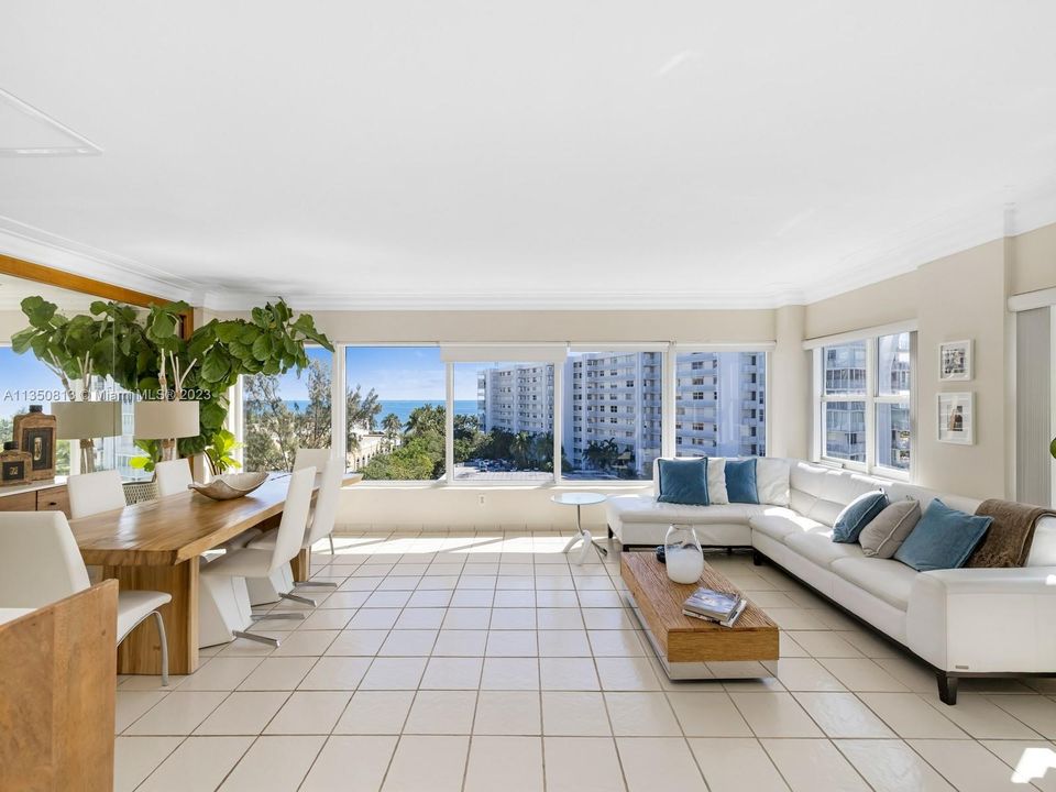 Recently Sold: $825,000 (2 beds, 2 baths, 1365 Square Feet)