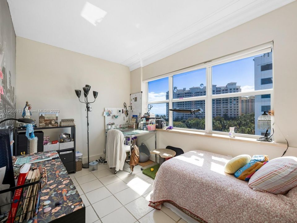 Recently Sold: $825,000 (2 beds, 2 baths, 1365 Square Feet)