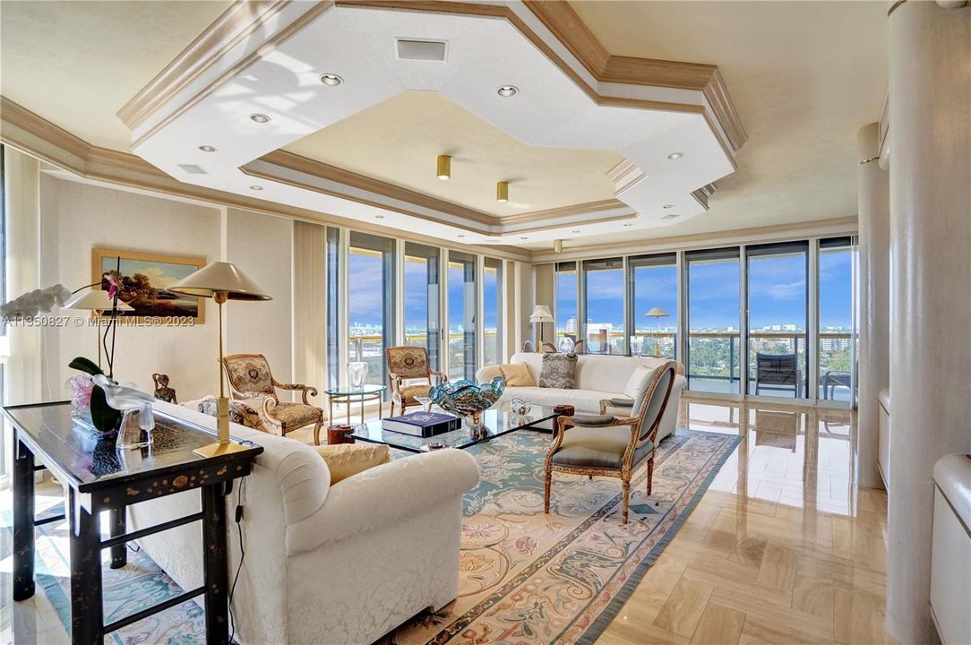 Recently Sold: $3,690,000 (3 beds, 4 baths, 3670 Square Feet)
