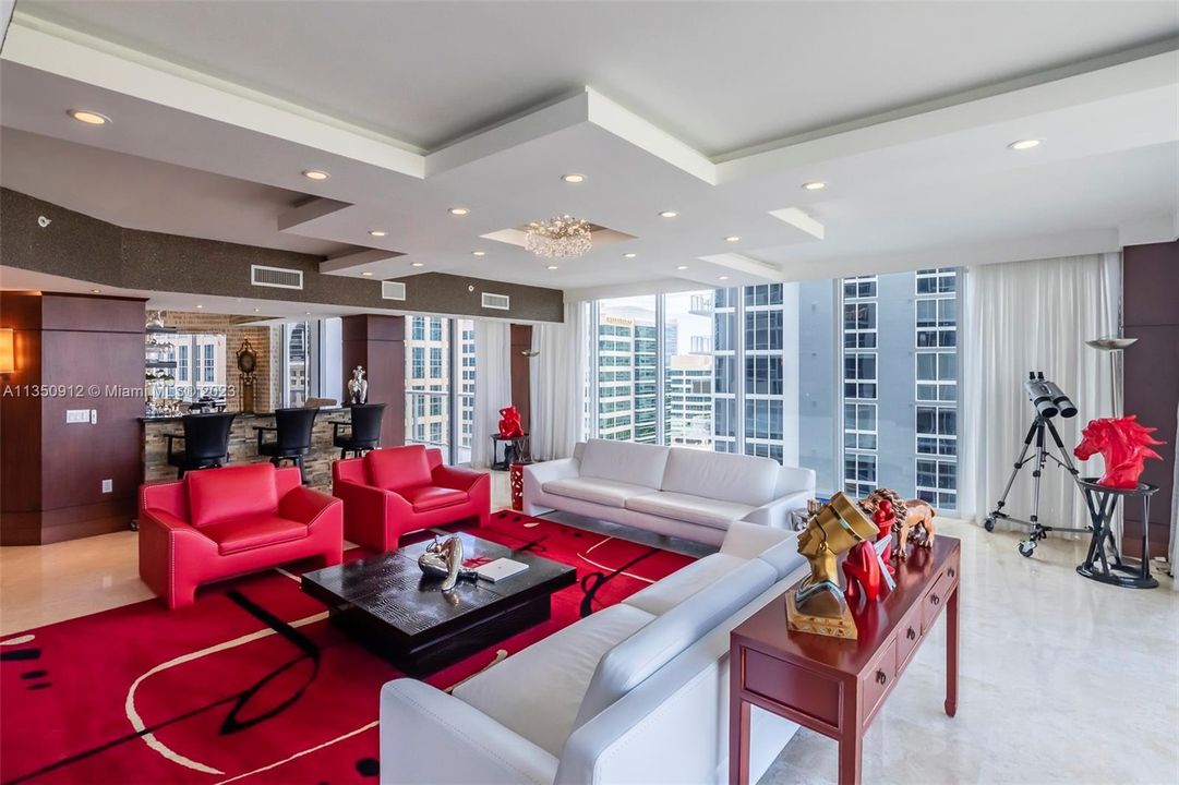 Recently Sold: $2,500,000 (3 beds, 3 baths, 3470 Square Feet)