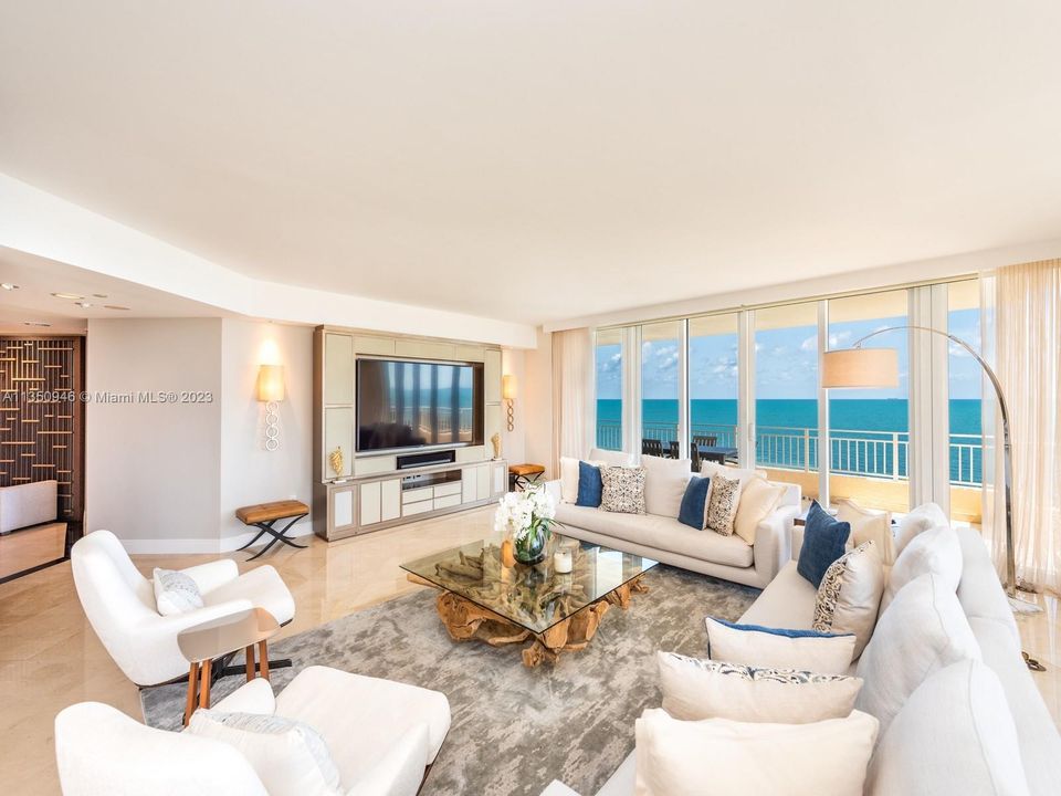 Recently Sold: $9,950,000 (4 beds, 5 baths, 5207 Square Feet)