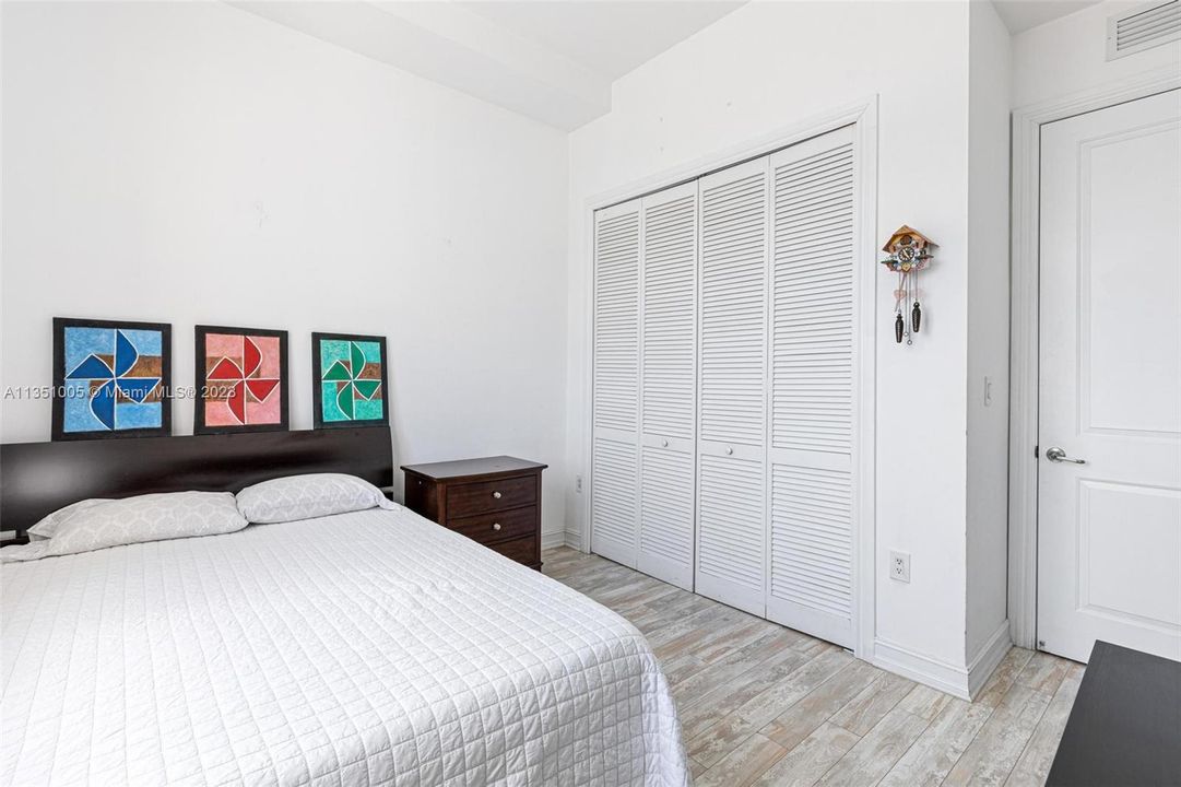Recently Sold: $650,000 (2 beds, 2 baths, 1014 Square Feet)