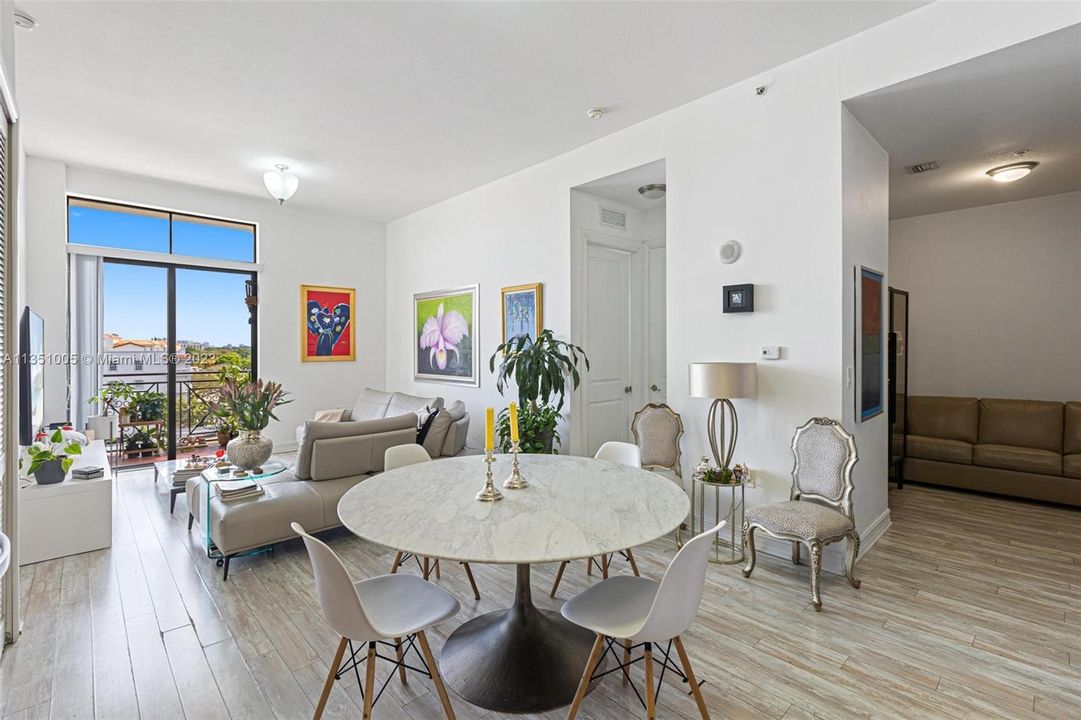 Recently Sold: $650,000 (2 beds, 2 baths, 1014 Square Feet)