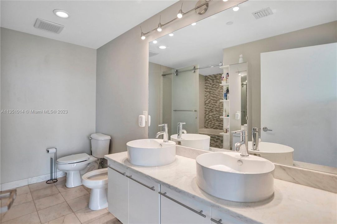 Recently Sold: $729,900 (2 beds, 2 baths, 1208 Square Feet)