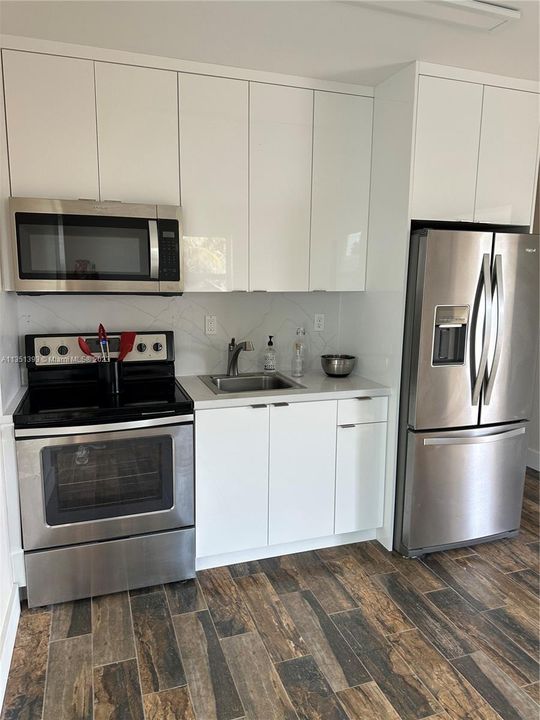 Recently Sold: $622,000 (1 beds, 1 baths, 793 Square Feet)
