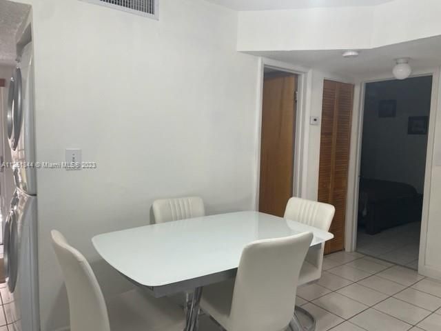 Vendido Recientemente: $275,000 (2 camas, 2 baños, 960 Pies cuadrados)