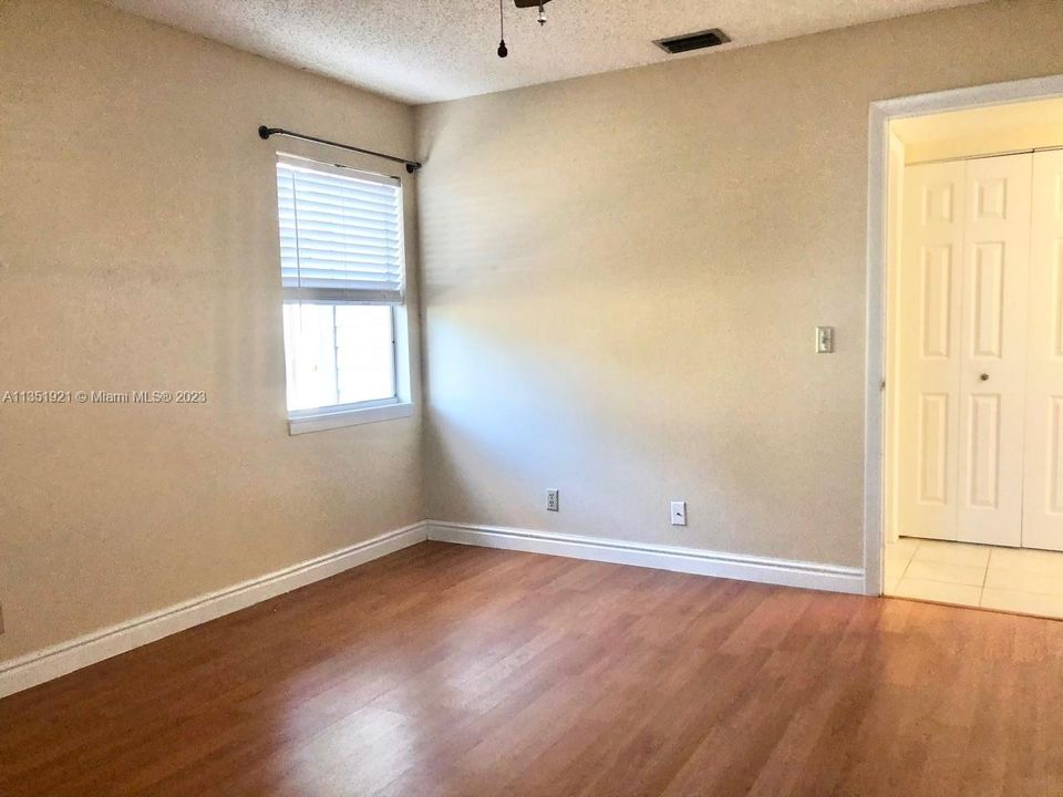 Recently Rented: $4,000 (4 beds, 2 baths, 1881 Square Feet)