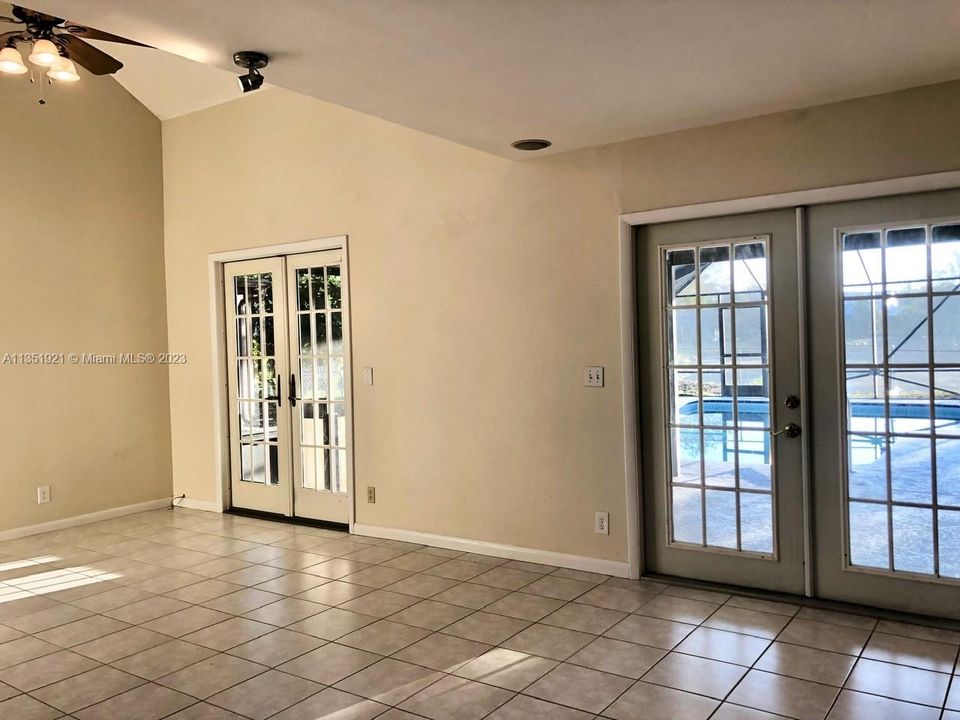 Recently Rented: $4,000 (4 beds, 2 baths, 1881 Square Feet)