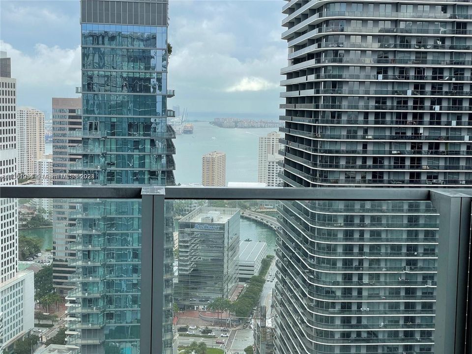 最近售出: $3,200,000 (4 贝兹, 3 浴室, 2997 平方英尺)