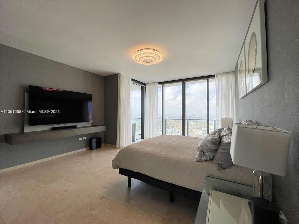 最近售出: $3,200,000 (4 贝兹, 3 浴室, 2997 平方英尺)