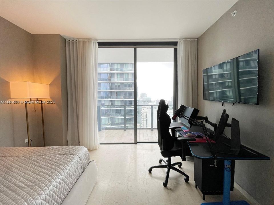 最近售出: $3,200,000 (4 贝兹, 3 浴室, 2997 平方英尺)