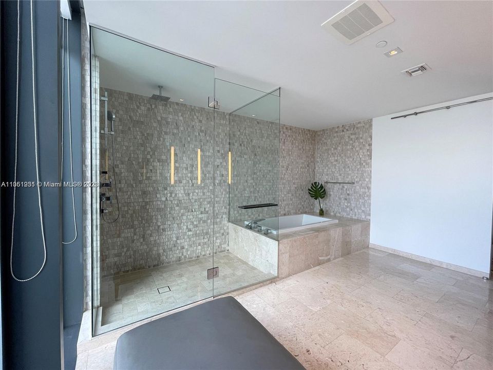 最近售出: $3,200,000 (4 贝兹, 3 浴室, 2997 平方英尺)