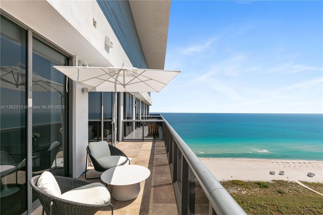 Recently Sold: $2,395,000 (2 beds, 2 baths, 1707 Square Feet)