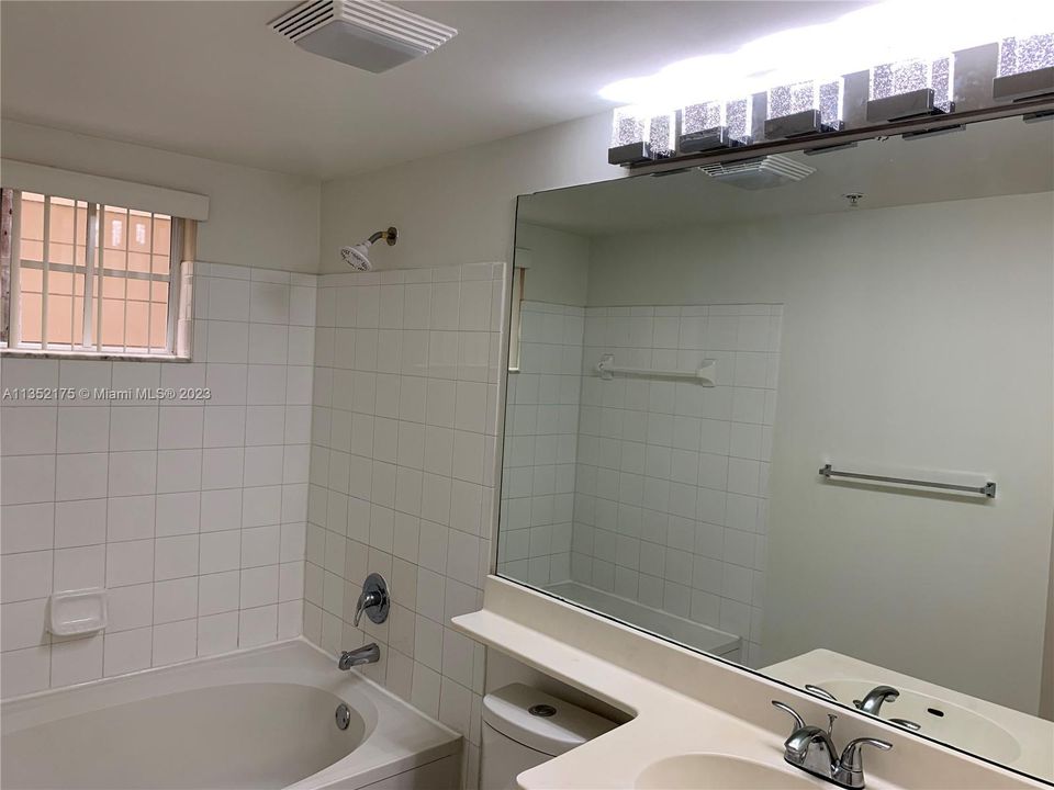 For Rent: $2,450 (1 beds, 1 baths, 673 Square Feet)