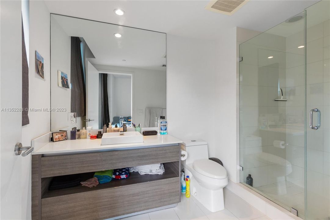 Recently Sold: $625,000 (2 beds, 2 baths, 910 Square Feet)