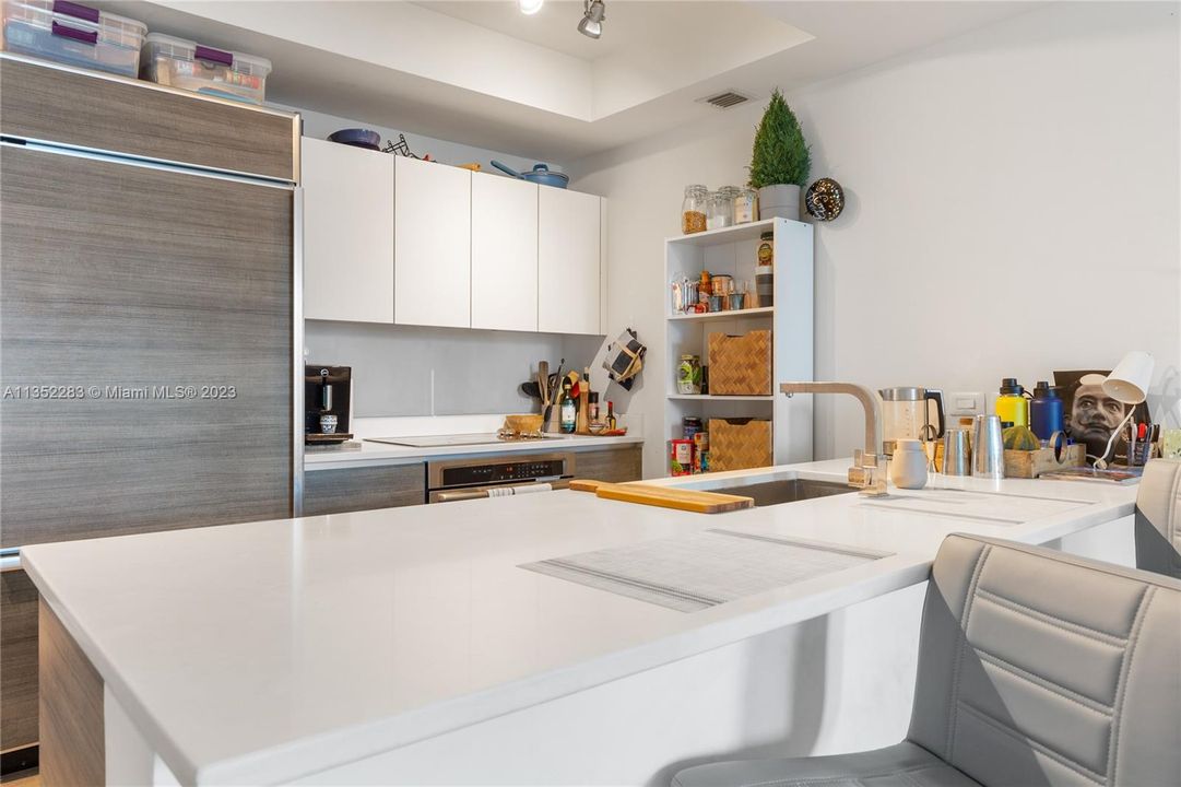 Recently Sold: $625,000 (2 beds, 2 baths, 910 Square Feet)