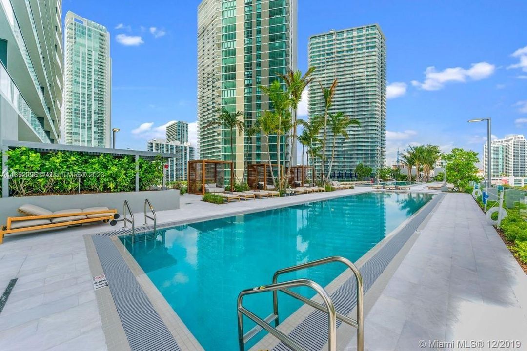Recently Sold: $1,920,000 (3 beds, 3 baths, 1634 Square Feet)