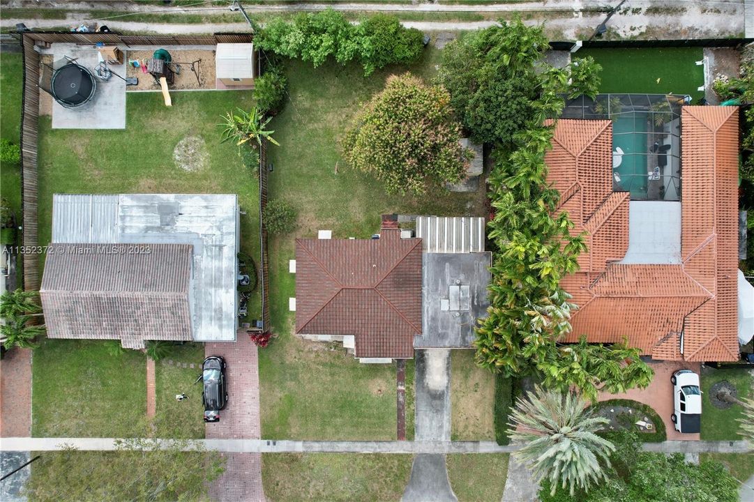 最近售出: $499,000 (2 贝兹, 1 浴室, 880 平方英尺)