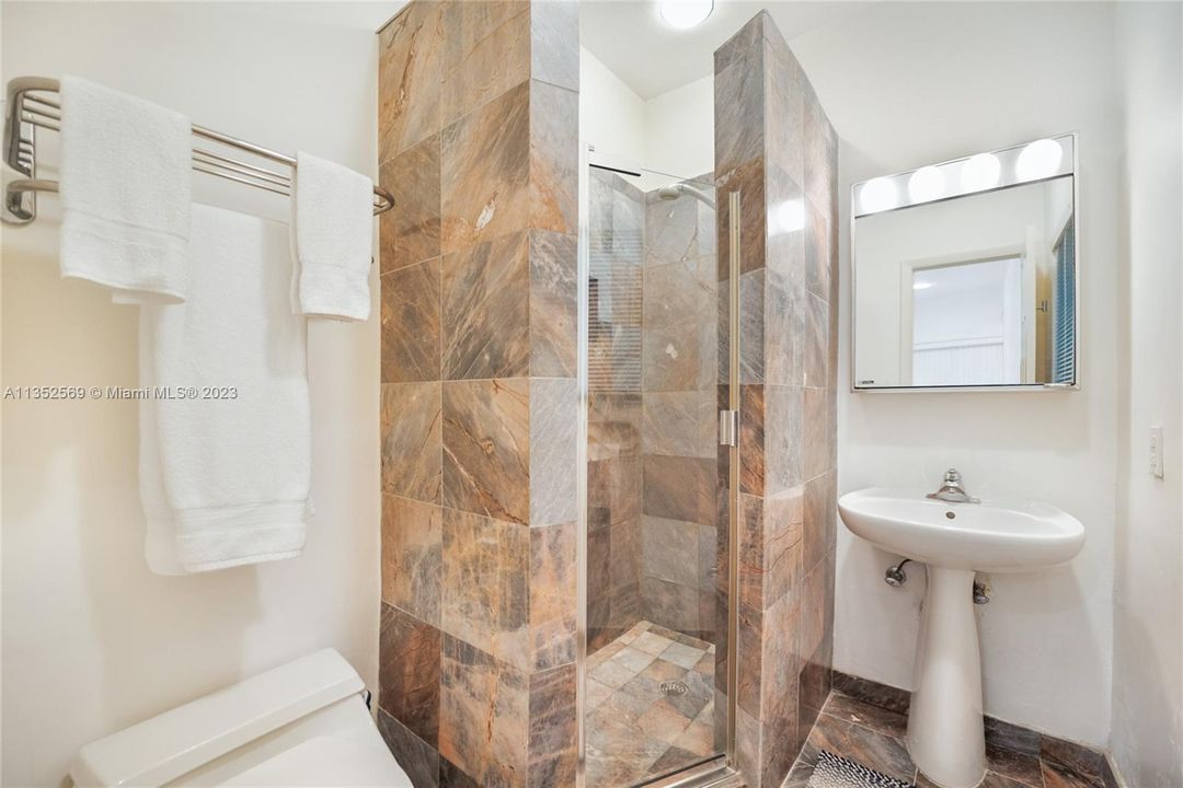 Недавно арендовано: $15,000 (4 спален, 4 ванн, 3091 Квадратных фут)