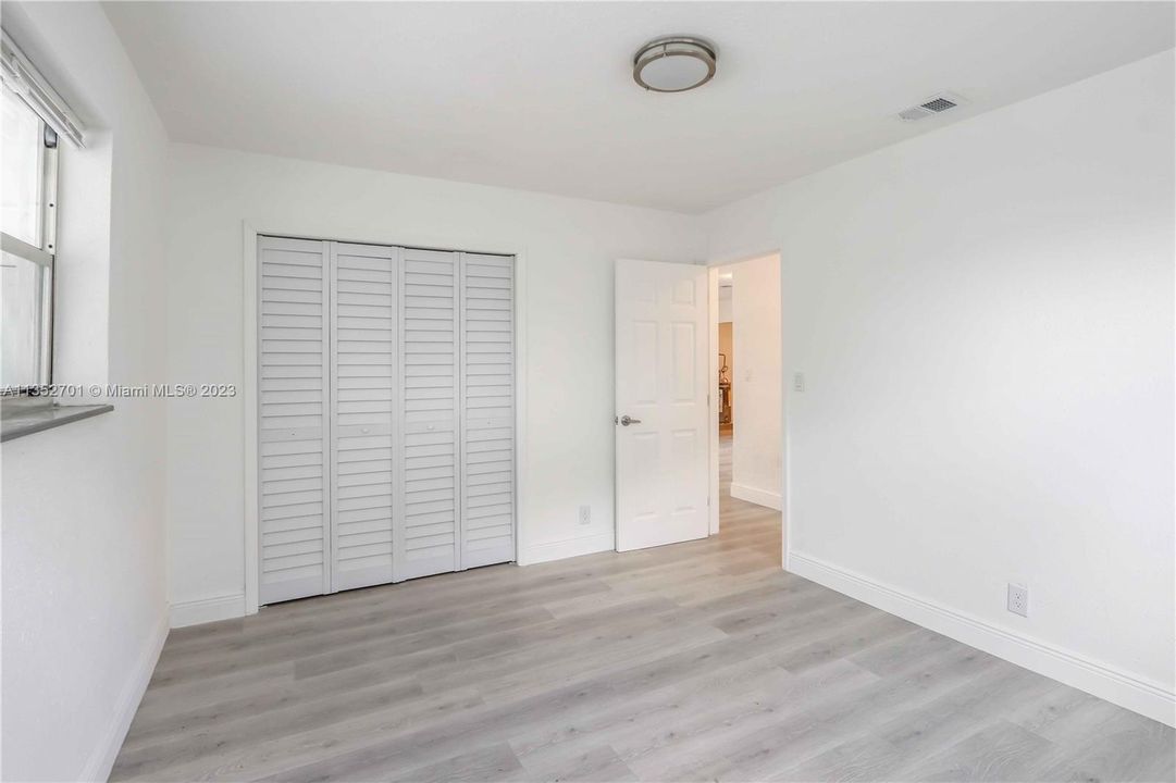 Недавно продано: $399,000 (3 спален, 2 ванн, 1368 Квадратных фут)