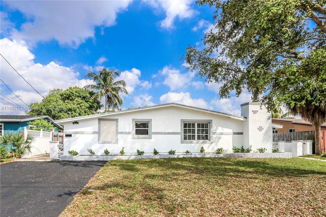 Недавно продано: $399,000 (3 спален, 2 ванн, 1368 Квадратных фут)