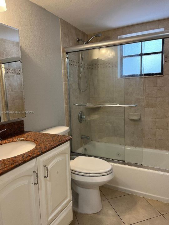 最近售出: $259,990 (2 贝兹, 1 浴室, 764 平方英尺)