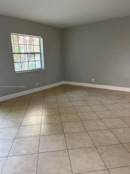 最近售出: $259,990 (2 贝兹, 1 浴室, 764 平方英尺)