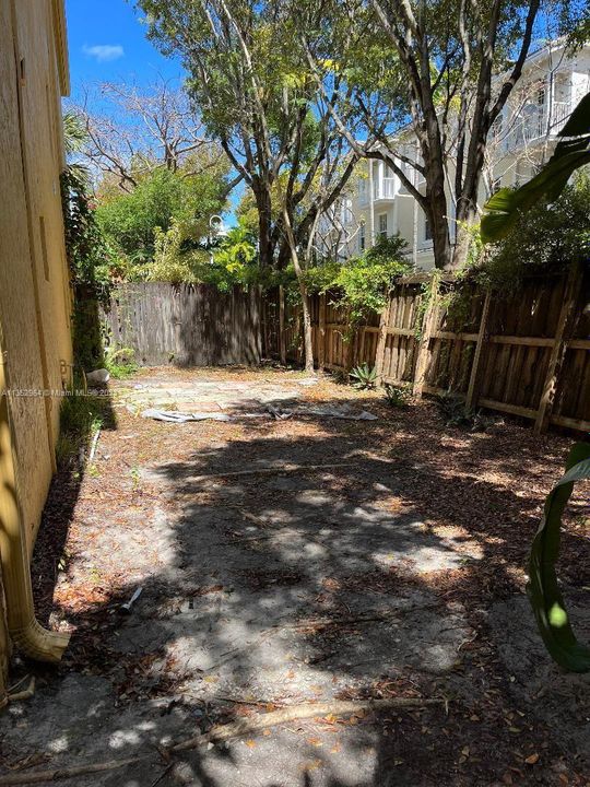 最近售出: $259,990 (2 贝兹, 1 浴室, 764 平方英尺)