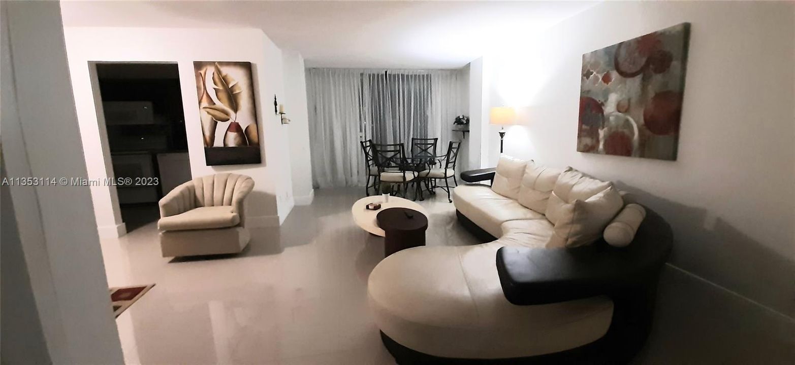 Recently Rented: $2,200 (1 beds, 1 baths, 767 Square Feet)