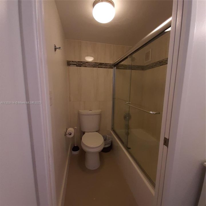 Recently Rented: $2,200 (1 beds, 1 baths, 767 Square Feet)