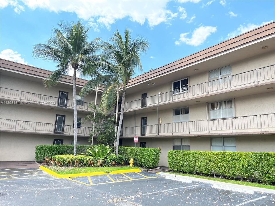 Recently Sold: $70,000 (1 beds, 1 baths, 750 Square Feet)