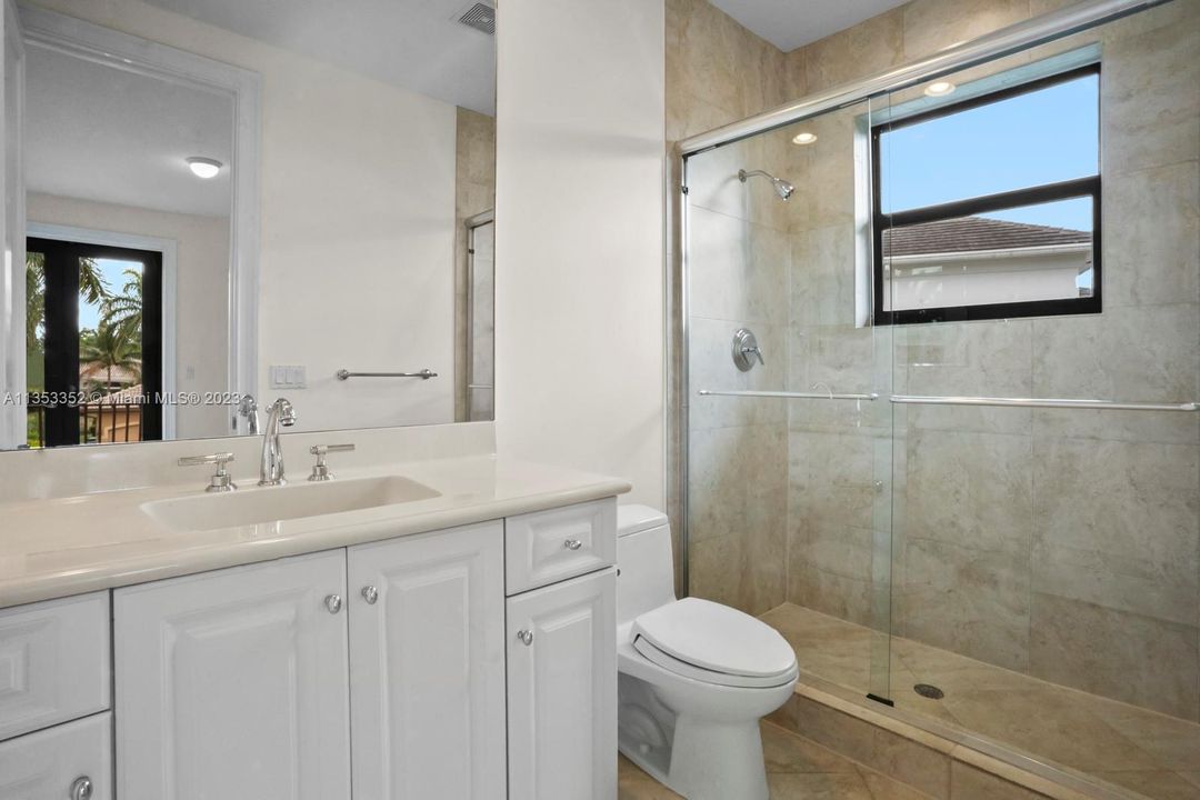 Недавно арендовано: $13,000 (5 спален, 5 ванн, 3858 Квадратных фут)