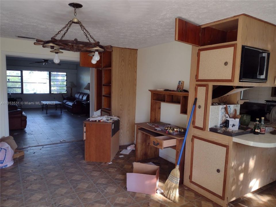 Vendido Recientemente: $549,500 (3 camas, 3 baños, 2236 Pies cuadrados)