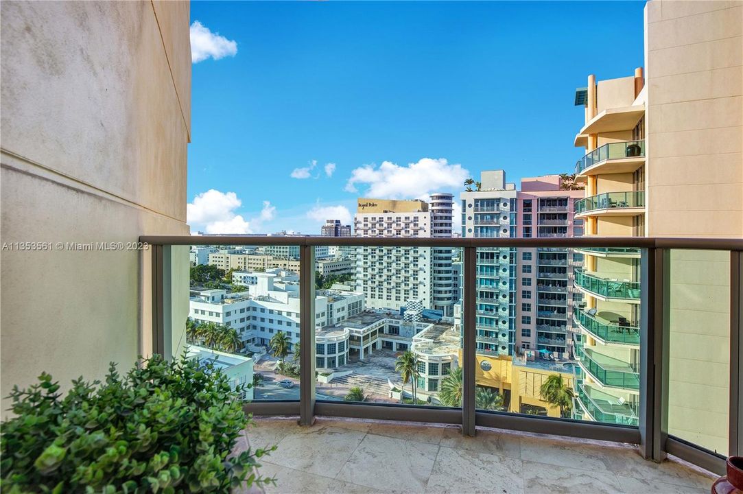 Recently Sold: $1,750,000 (1 beds, 1 baths, 1210 Square Feet)