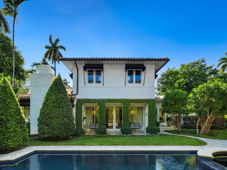 Recently Sold: $8,900,000 (4 beds, 5 baths, 4317 Square Feet)