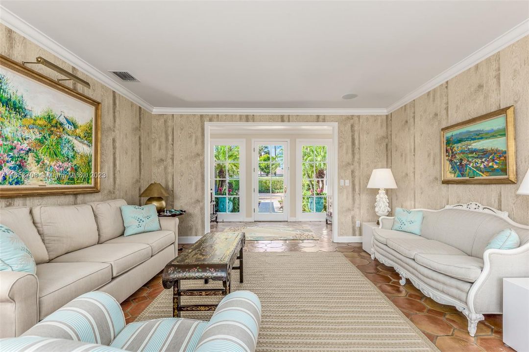 Recently Sold: $5,425,000 (4 beds, 5 baths, 3161 Square Feet)