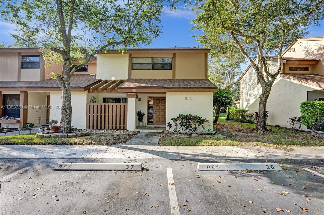 Recently Sold: $364,999 (3 beds, 2 baths, 1547 Square Feet)