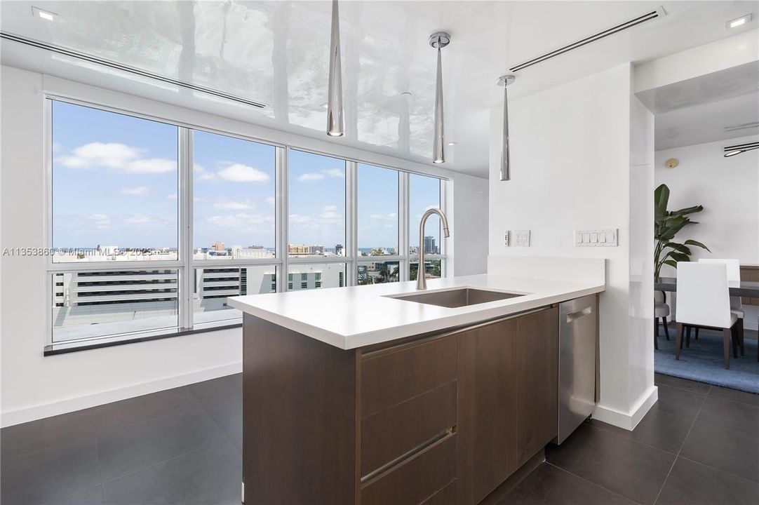 Active With Contract: $2,349,000 (2 beds, 2 baths, 1991 Square Feet)