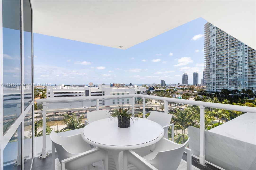 Active With Contract: $2,349,000 (2 beds, 2 baths, 1991 Square Feet)