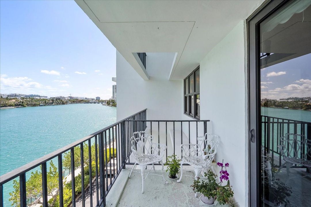 Recently Sold: $615,000 (2 beds, 2 baths, 1200 Square Feet)