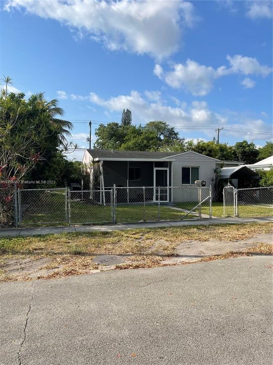 Recently Sold: $470,000 (3 beds, 2 baths, 777 Square Feet)