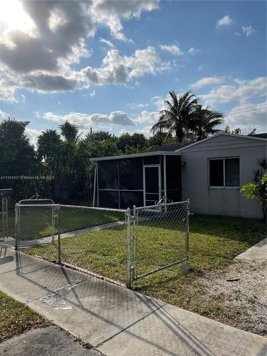 Recently Sold: $470,000 (3 beds, 2 baths, 777 Square Feet)