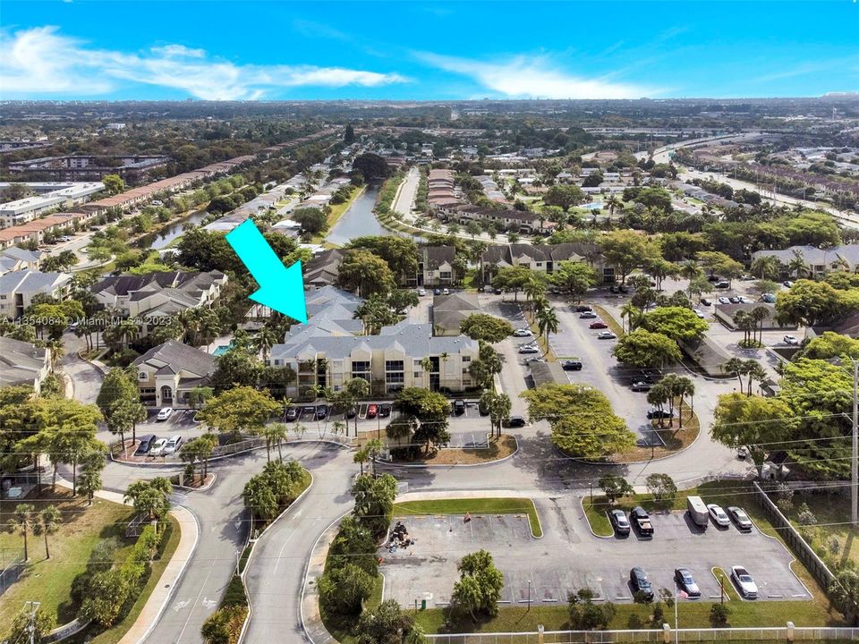 For Sale: $159,900 (1 beds, 1 baths, 615 Square Feet)