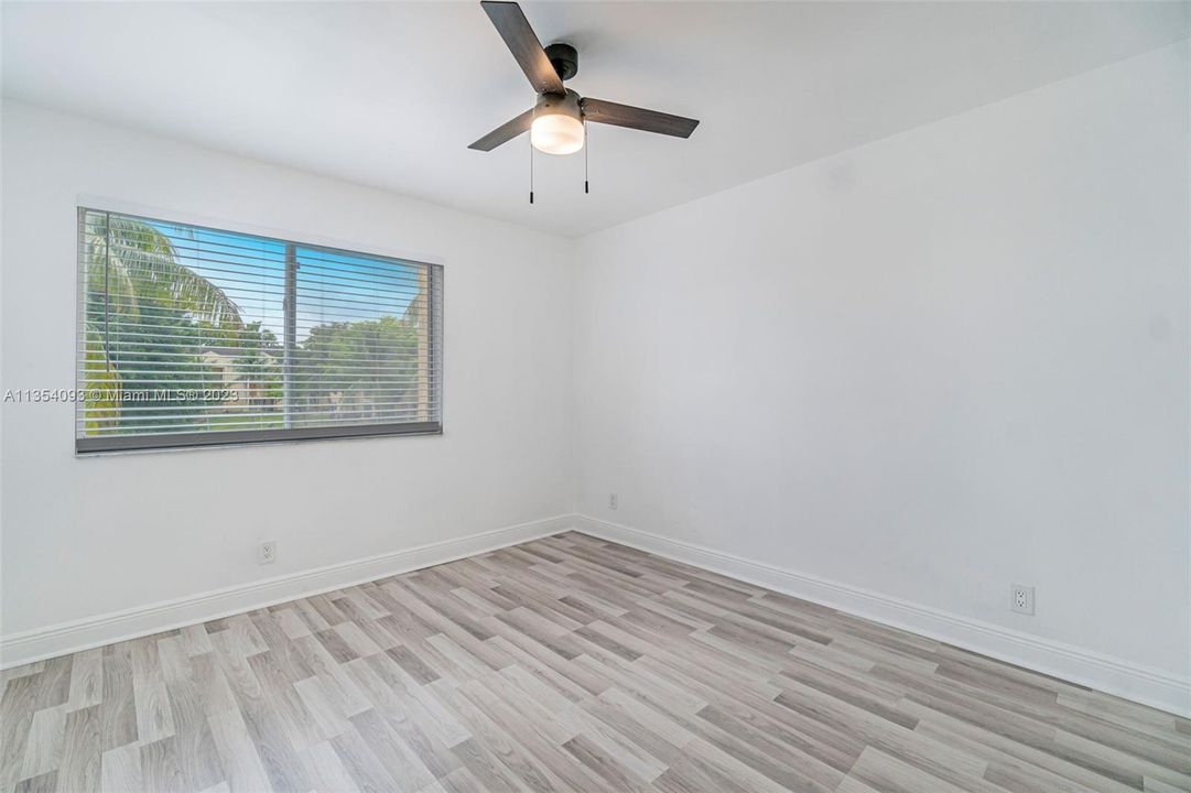 Active With Contract: $179,900 (2 beds, 2 baths, 1030 Square Feet)