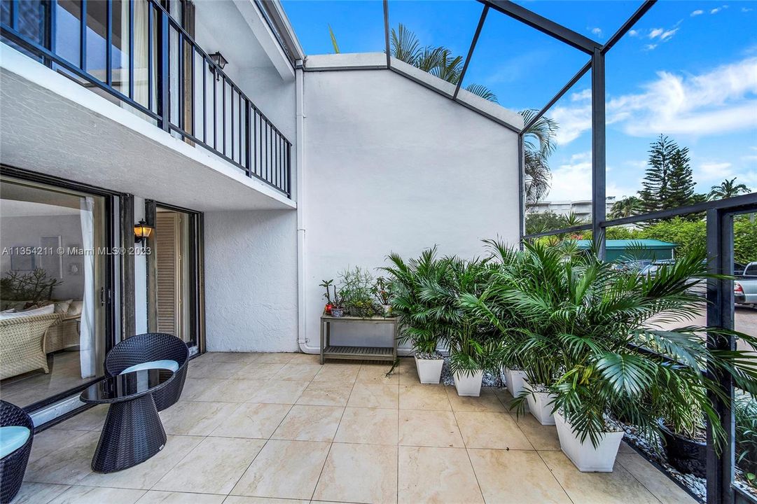 Recently Sold: $1,350,000 (2 beds, 2 baths, 1404 Square Feet)