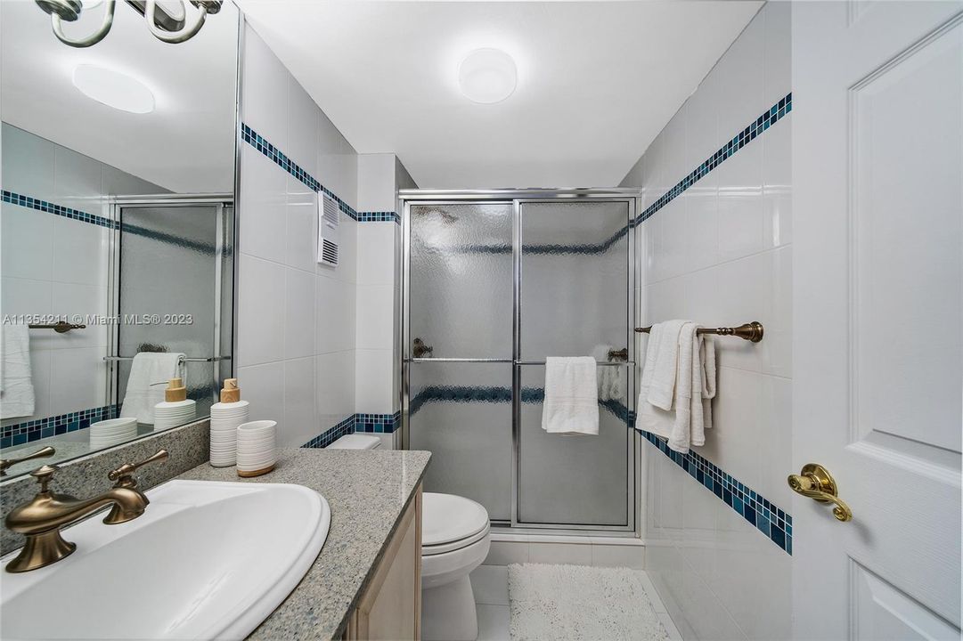 Recently Sold: $1,350,000 (2 beds, 2 baths, 1404 Square Feet)