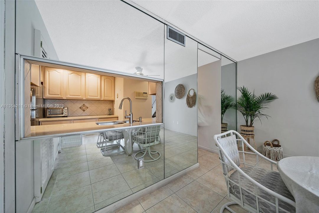 Recently Sold: $1,350,000 (2 beds, 2 baths, 1404 Square Feet)