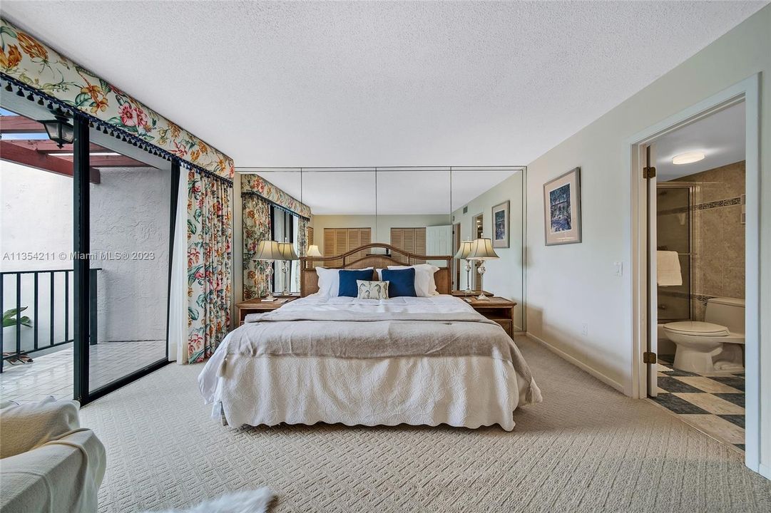 Recently Sold: $1,350,000 (2 beds, 2 baths, 1404 Square Feet)
