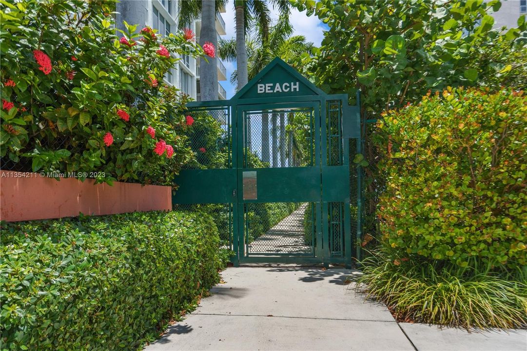 Recently Sold: $1,350,000 (2 beds, 2 baths, 1404 Square Feet)