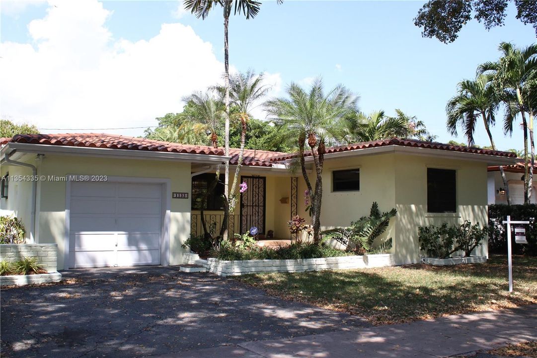 Recently Sold: $1,070,000 (2 beds, 2 baths, 1480 Square Feet)